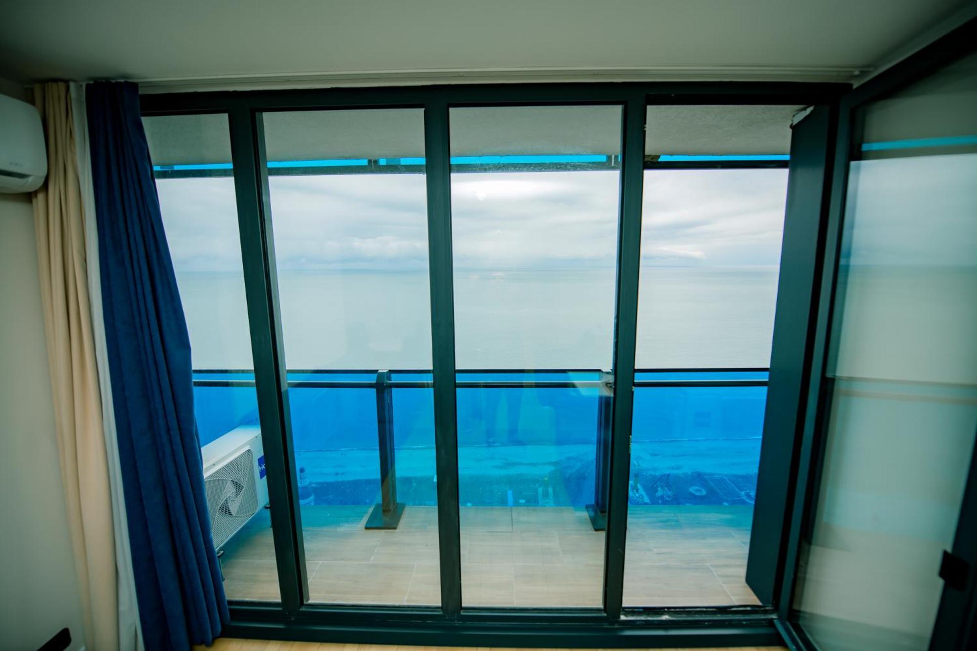 Sea View Apartments In Orbi City 바투미 외부 사진